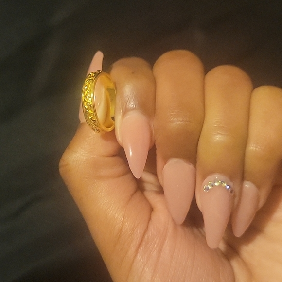 Notoriety Ring (Gold) - Picture 3 of 4